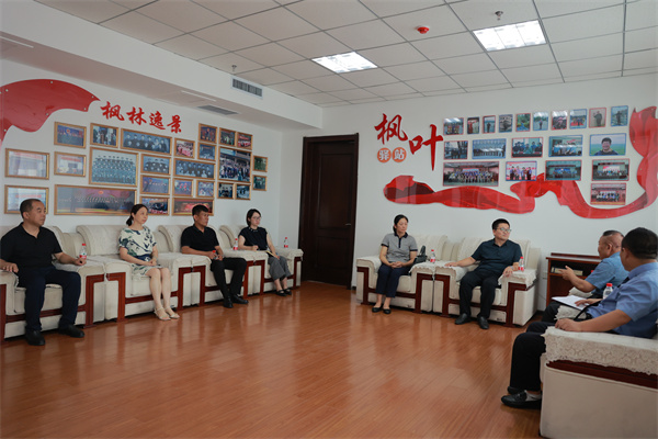 丹东市委组织部到东港市人民检察院调研指导老干部党建工作